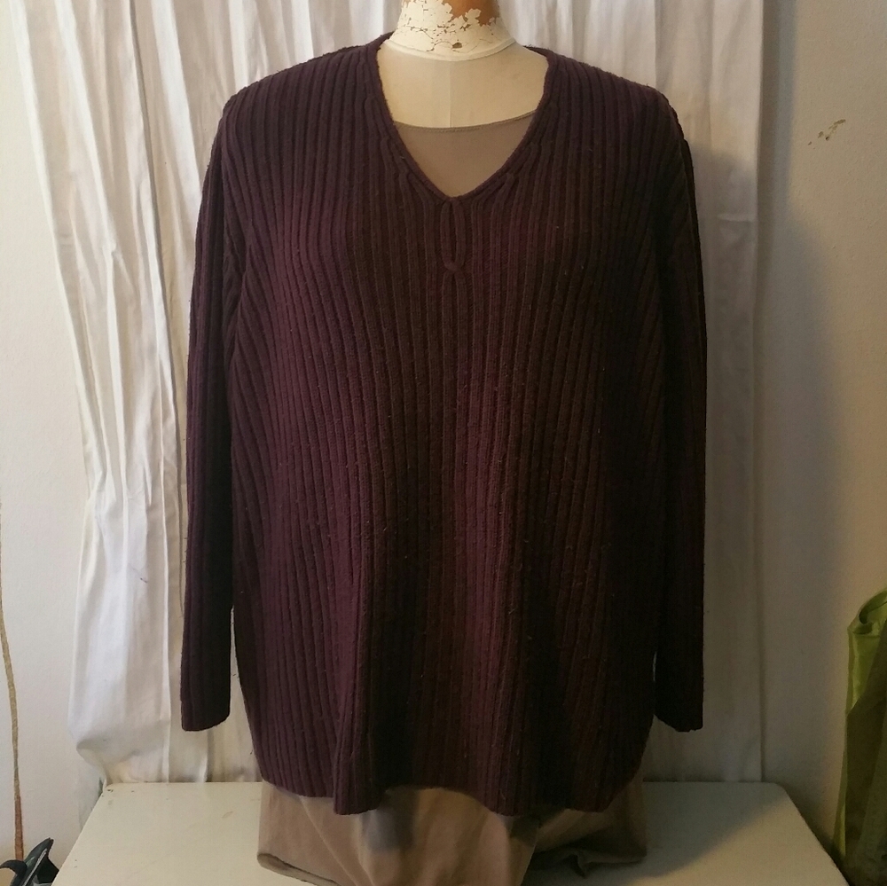 Burgandy cable knit sweater, 26/28